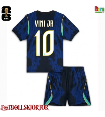 Brasilien Vinicius Junior #10 Borta Kläder Barn VM 2026 Kortärmad (+ Korta byxor)